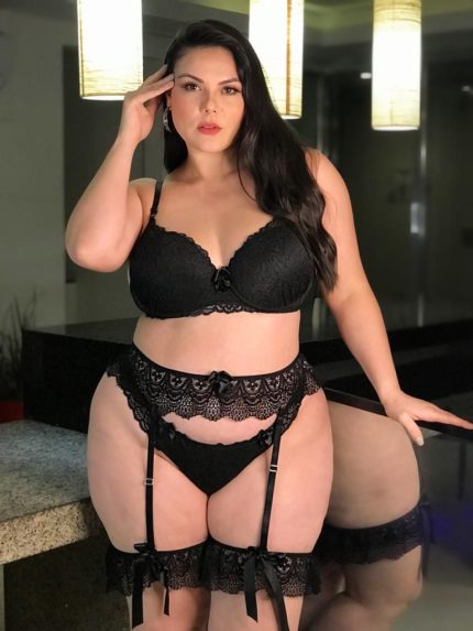 Cinta liga de renda plus size